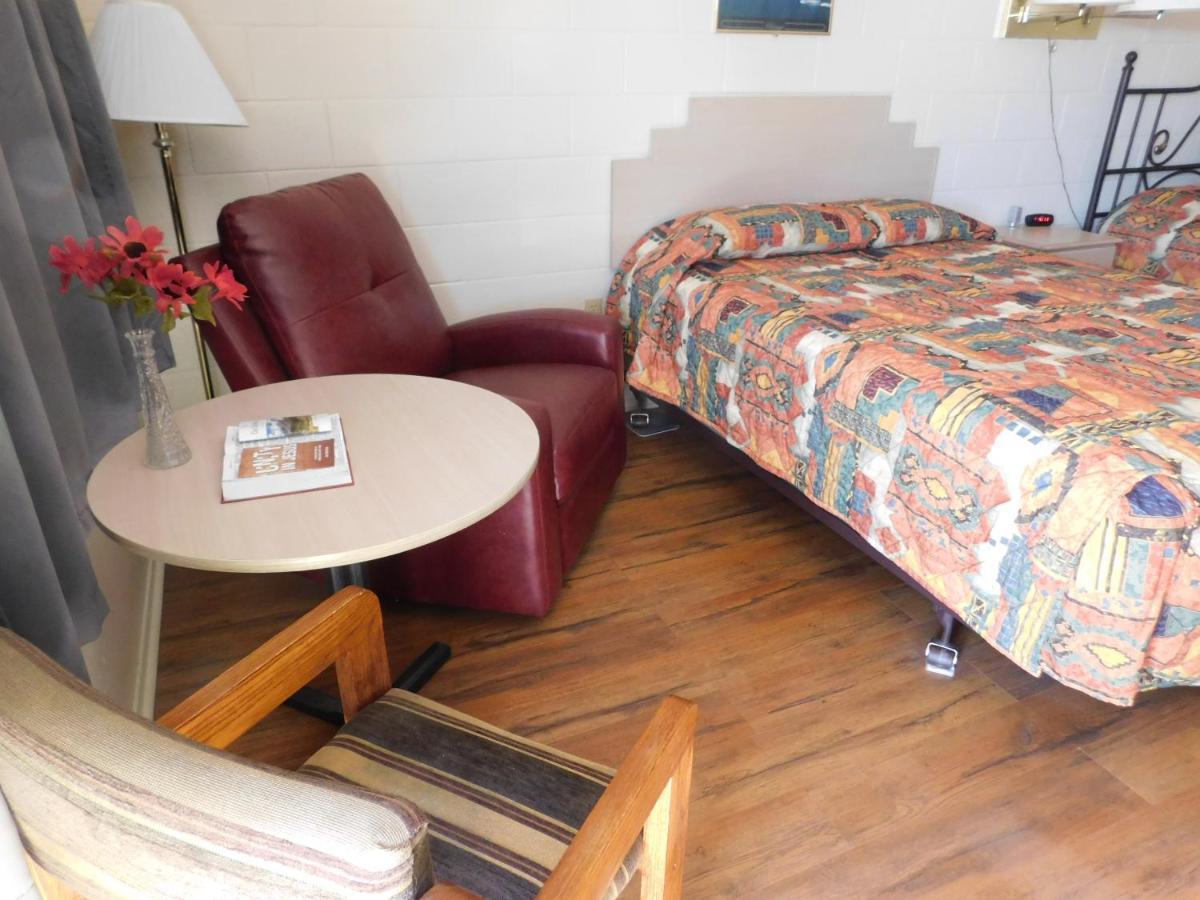 Royal Host Motel Las Cruces Exterior photo